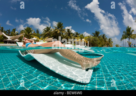 Sonnenbaden auf den Malediven, Süd Male Atoll, Malediven Stockfoto