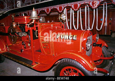 Ausstellungen in der alten und ungewöhnlichen Feuerwache "Parque de Bombas' heute ein museum Stockfoto