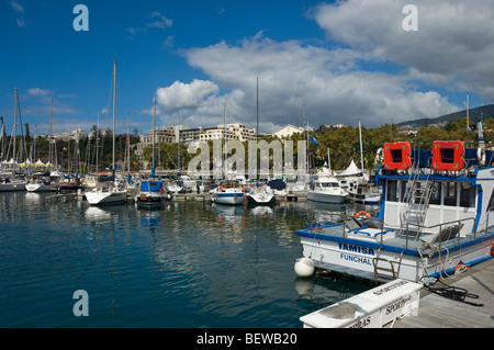 Boote Yachten liegen im Hafen Funchal Marina Madeira Portugal EU Europa Stockfoto