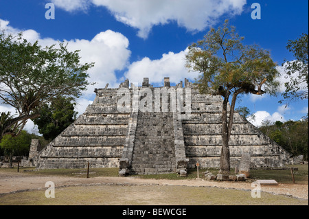 Der Hohepriester-Tempel an der Maya Ruine Website Chichen Itza, Yucatan, Mexiko Stockfoto