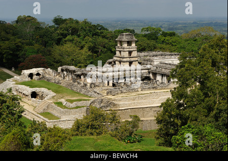 Ruine eines Maya-Palast in Palenque, Chiapas, Mexiko, erhöhten Blick Stockfoto