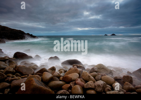 Flut an Porth Nanven, Dämmerung, Nordcornwall, St nur Stockfoto