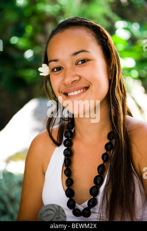 Porträt einer Frau, Lächeln, Papeete, Tahiti, Französisch-Polynesien Stockfoto