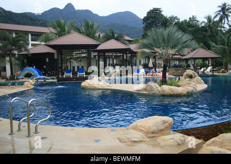 Schwimmbad in einer Hotelanlage am White Sand Beach, Koh Chang, Thailand. Stockfoto