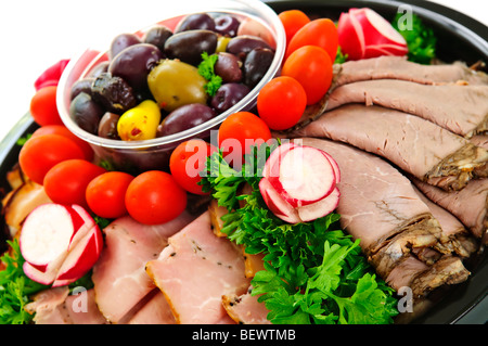 Platte mit sortierten Aufschnitt Fleischscheiben Stockfoto