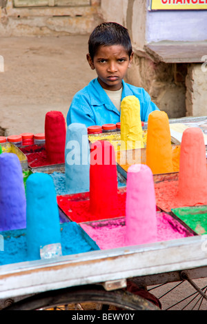 Menschen und Kamel bei The Camel fair in Pushkar, Rajasthan, Indien. Stockfoto