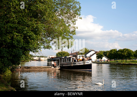 Die Prinzessin Marina cruise Boot auf der Themse bei Caversham Reading Stockfoto