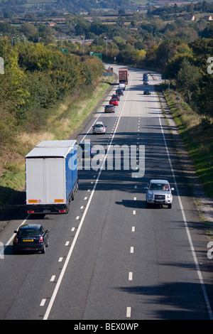 Verkehr auf der A303 Fernstraße in Somerset Stockfoto