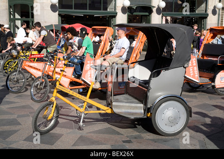 Pedal Taxis auf Højbro Plads Stroget Street Stockfoto