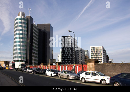 Modernes Bürogebäude, das Grüne Viertel, Cheetham Hill Road, Manchester, England, Großbritannien Stockfoto