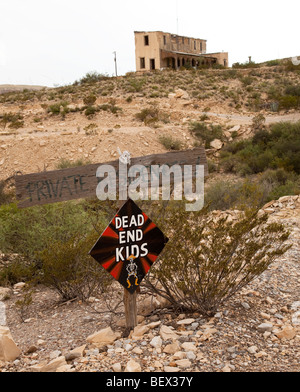 Humorvolle Sackgasse Kinder anmelden Geisterstadt Terlingua Texas USA Stockfoto