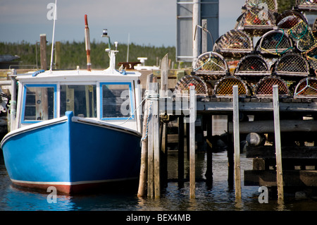 Angelboot/Fischerboot am Dock in Prinz Eduard Insel Stockfoto