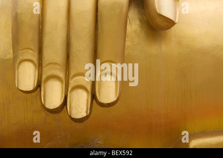 Schließen Sie herauf Bild der Hand des Big Buddha - Pratumnak Hill, Pattaya Thailand Stockfoto