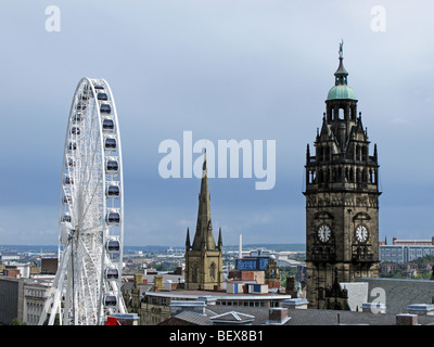 Sheffield-Rad, Rathaus und St. Marie Kathedrale Stockfoto