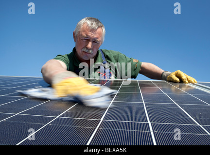 Photovoltaik-Anlage auf dem Dach der Volkswagen AG. Stockfoto