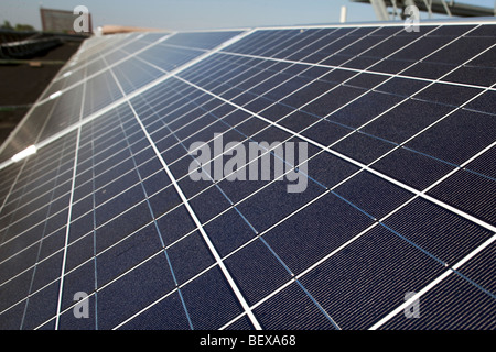 Photovoltaik-Anlage auf dem Dach der Volkswagen AG. Stockfoto