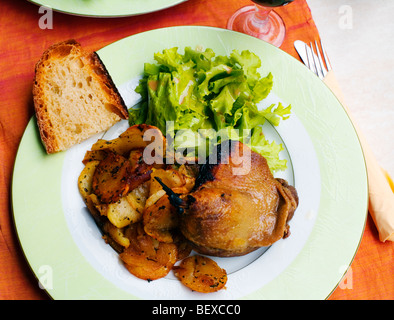 Confit de Canard, Sarlat, Dordogne, Südwest-Frankreich, Europa Stockfoto