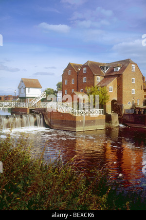 Die Abtei Mühle und Wehr auf den Fluss Severn bei Tewkesbury, Gloucestershire, England Stockfoto