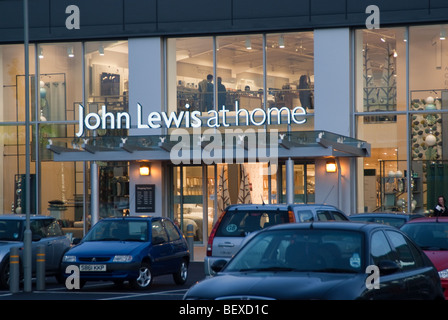 John Lewis neue Konzept "John Lewis zu Hause" speichern öffnet in Poole, Dorset. Dies ist die erste Filiale unter diesem neuen Banner. Stockfoto