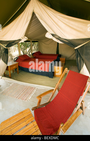 Innenraum des Zeltes im JK Mara Camp - in der Nähe von Masai Mara National Reserve, Kenia Stockfoto