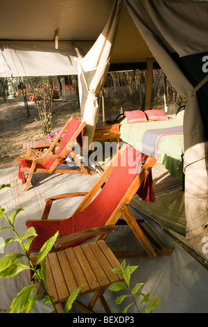 Innenraum des Zeltes im JK Mara Camp - in der Nähe von Masai Mara National Reserve, Kenia Stockfoto