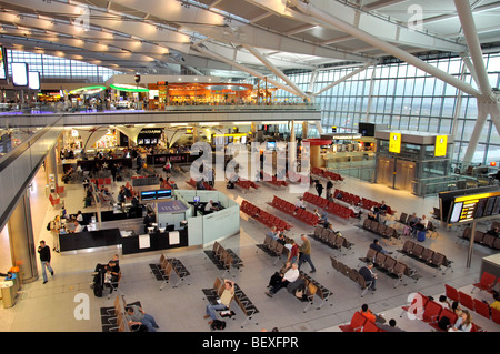 Abflughalle, Terminal 5 in Heathrow Flughafen. London Borough of Hounslow, Greater London, England, United Kingdom Stockfoto