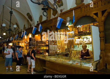 Sukiennice den Tuchhallen am Altstädter Ring in Krakau Polen Europa Stockfoto