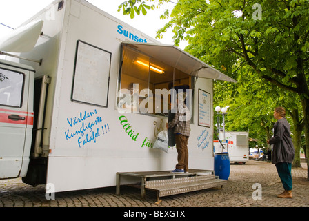 Fast-Food stehen am Kungstorget Platz in Mitteleuropa Göteborg Schweden Stockfoto