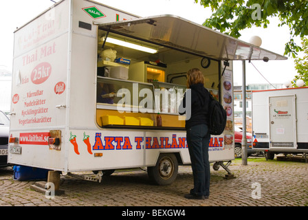 Thai-Küche stehen am Kungstorget Platz in Mitteleuropa Göteborg Schweden Stockfoto