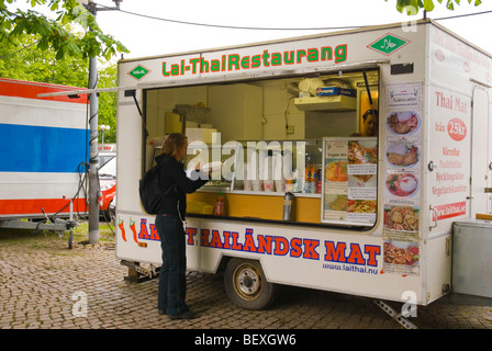 Thai-Küche stehen am Kungstorget Platz in Mitteleuropa Göteborg Schweden Stockfoto