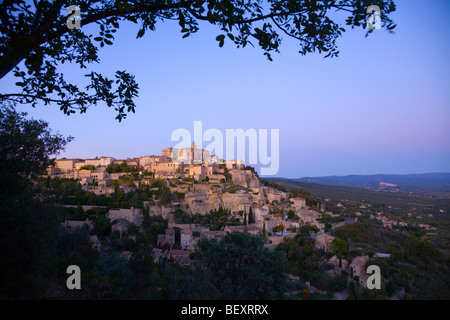 Berg-Dorf von Gordes in der Provence. Frankreich Stockfoto