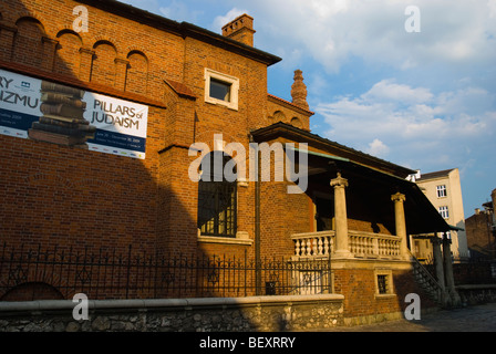 Alte Synagoge beherbergt heute das jüdische Museum im Stadtteil Kazimierz Krakau Polen Europa Stockfoto