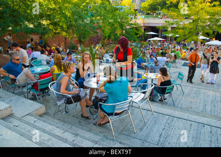 Bar Terrasse Erzsebet ter Platz in Mitteleuropa Budapest Ungarn Stockfoto