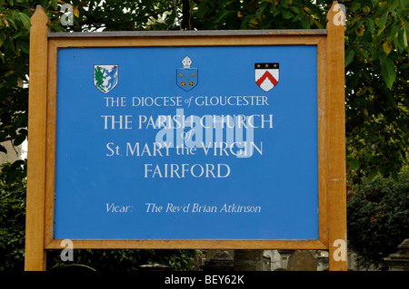 Schild am St. Mary die Jungfrau Kirche, Fairford, Gloucestershire, England, Vereinigtes Königreich Stockfoto