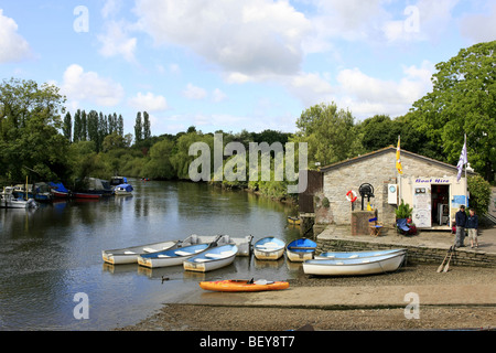 Boot Verleih Center auf dem Fluß Frome in Wareham Dorset Stockfoto