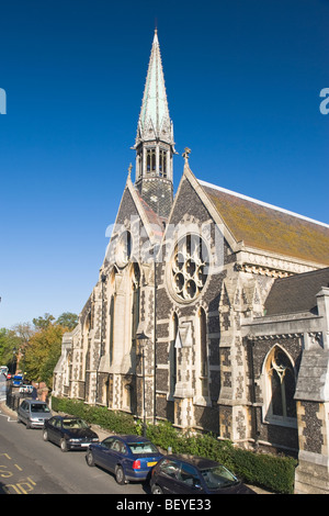 Auf dem Hügel, Harrow School, die Kapelle mit Glockenturm & tiefblauen Himmel Egge Stockfoto