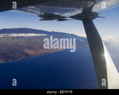 Zerklüftete vulkanische Küste, Maui, Hawaii, Luftbild Stockfoto