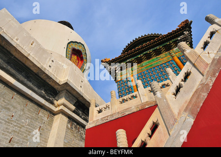 Giant Dagoba Tempel Beihai Park Peking China Stockfoto