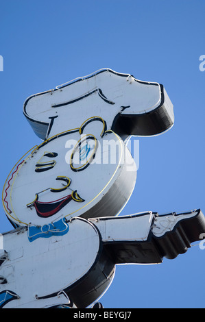 Speedee, steht ein früheres Symbol der McDonald's-Restaurant-Kette mit stolz auf dieses historischen McDonalds in Downey, Kalifornien Stockfoto