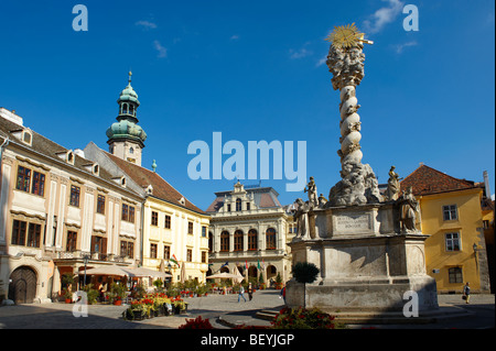 Die Heilige Dreifaltigkeit-Statue, verdreht die erste barocke Coloumn in Mitteleuropa. 1695-1701 - Fo Square (Fő Ter) - Sopron, Ungarn Stockfoto