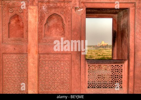 Eine Ansicht des Taj Mahal aus Agra Fort, Indien Stockfoto