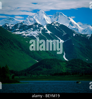 See Yazevoye und Mount Belukha. Das Altai-Gebirge, Kasachstan Stockfoto