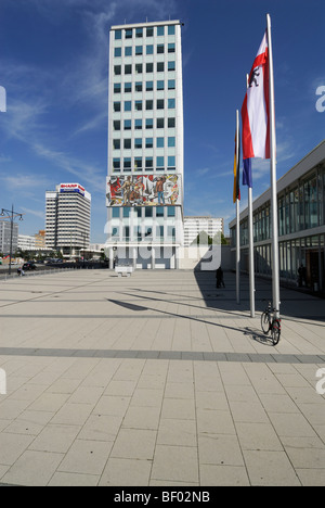 Berlin. Deutschland. Haus des Lehrers. Architekt Hermann Henselmann 1964. Stockfoto