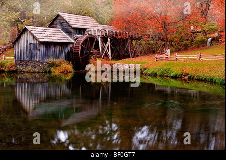 Mabry Mill, auf der Blue Ridge Parkway, Virginia, im Frühherbst Stockfoto