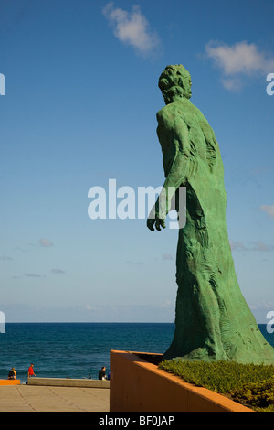 Die riesige Statue des Komponisten Alfredo Kraus stehen am Las Canteras Strand in Las Palmas, Gran Canaria Stockfoto