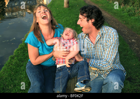 Mama und Papa mit kleinen Sohn Stockfoto