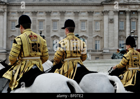 Trooping die Farbe 2009 außerhalb der Buckingham Palace, London, England Stockfoto