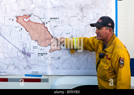 Wildland Feuerwehrleute in Kalifornien Gloria ein Lauffeuer in Monterey County. CALFIRE / CDF Stockfoto