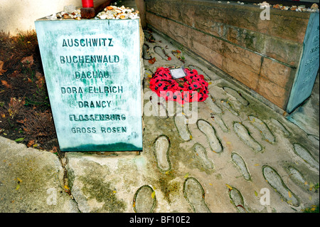 Paris, Frankreich - Friedhof Pere Lachaise, Denkmal für Shoah, Juden, die im Holocaust-Zweiten Weltkrieg in Konzentrationslager deportiert wurden, niemals die Verfolgung von juden vergessen, Stockfoto