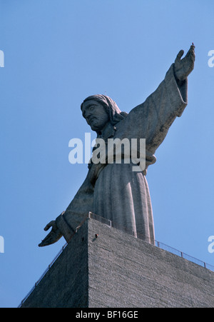 Lissabon Portugal Almada Cristo Rei Statue Christi mit offenen Armen Stockfoto